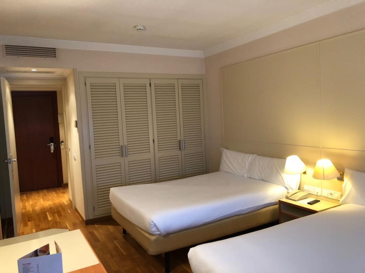 Hotel Urpi Sabadell Exterior photo