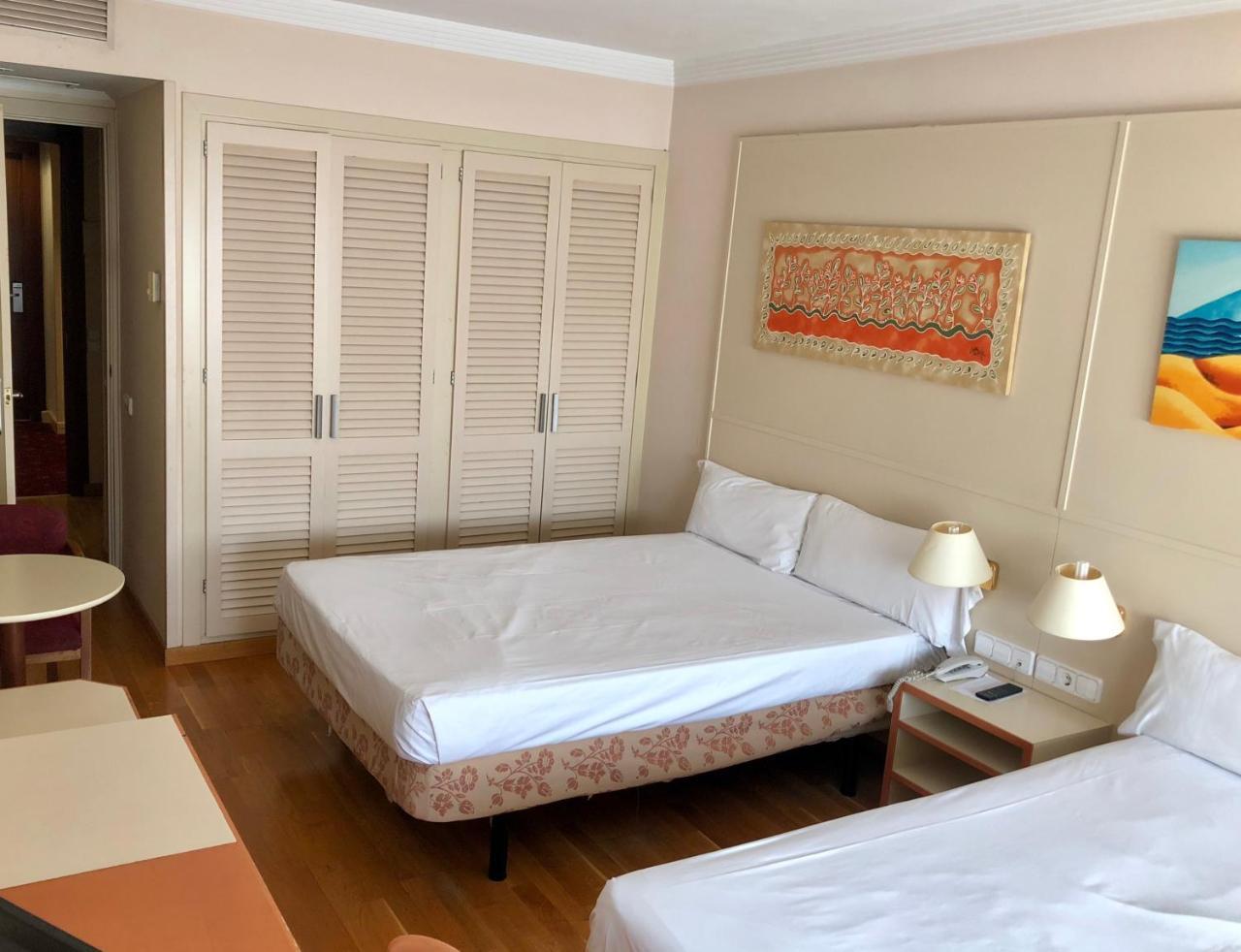 Hotel Urpi Sabadell Exterior photo